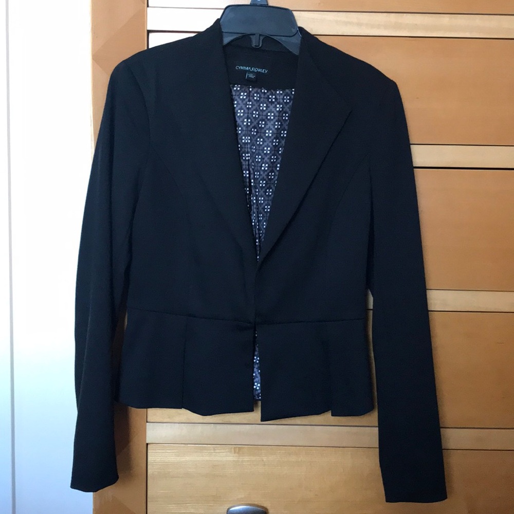 XS Cynthia Rowley black blazer with clasp closure